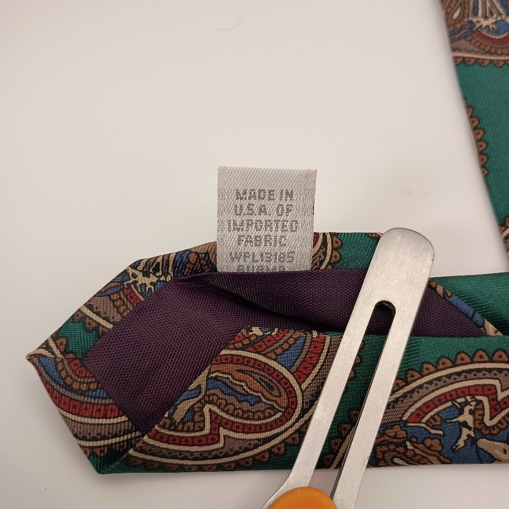 Vintage Pierre Cardin Mens 100% Silk Green Dog Hunting Neck Tie Made In USA - Picture 9 of 11